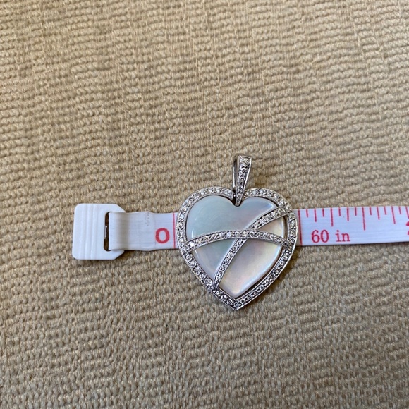18KT Diamond & Mother Of Pearl Heart Pendant - Picture 12 of 14